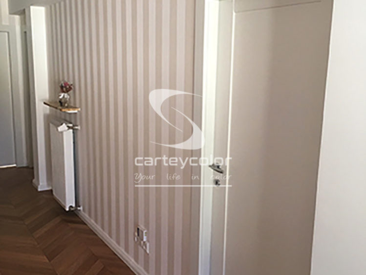 HESPERANGE - Luxembourg - Appartement couloir, déco design moderne, parquet en chêne, pose tapisserie en revêtement mural, haut-de-gamme - CARTEYCOLOR