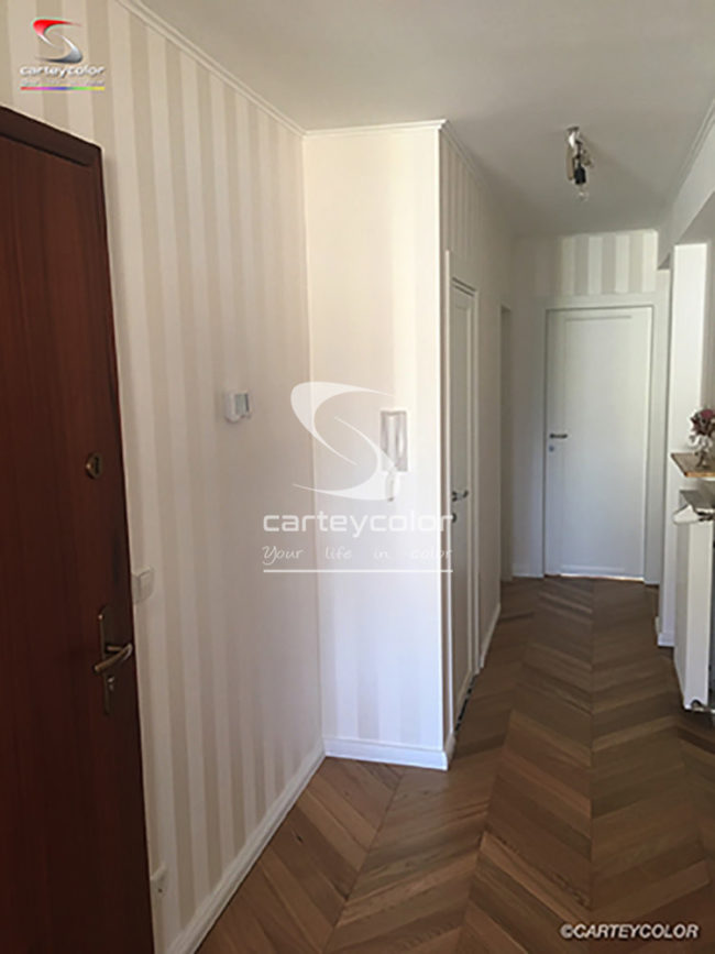 HESPERANGE - Luxembourg - Appartement couloir, déco design moderne, parquet en chêne, pose tapisserie en revêtement mural, haut-de-gamme - CARTEYCOLOR