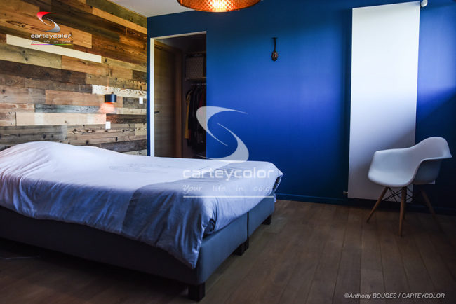 AY-SUR-MOSELLE - Maison déco design moderne, chambre parentale, parement bois, finition haut de gamme - CARTEYCOLOR