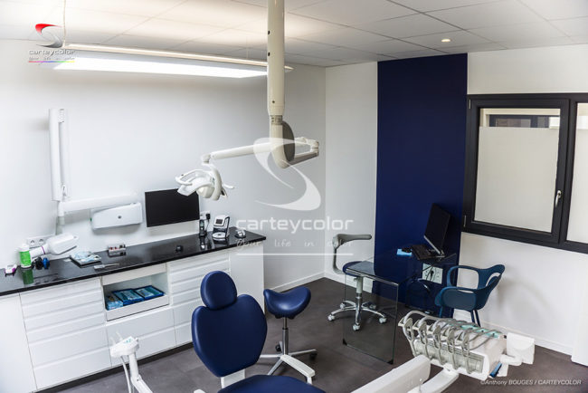 CONFLANS-EN-JARNISY - Cabinet dentaire Bordron, salle de travail, déco design moderne, finition haut de gamme - CARTEYCOLOR
